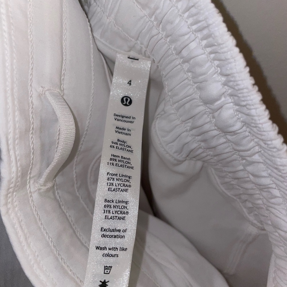 NWT Lululemon Skirt​​​​​​​​ - Picture 4 of 4
